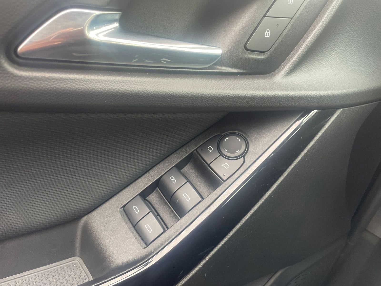 Thumbnail: 2025 Chevrolet Equinox - 20