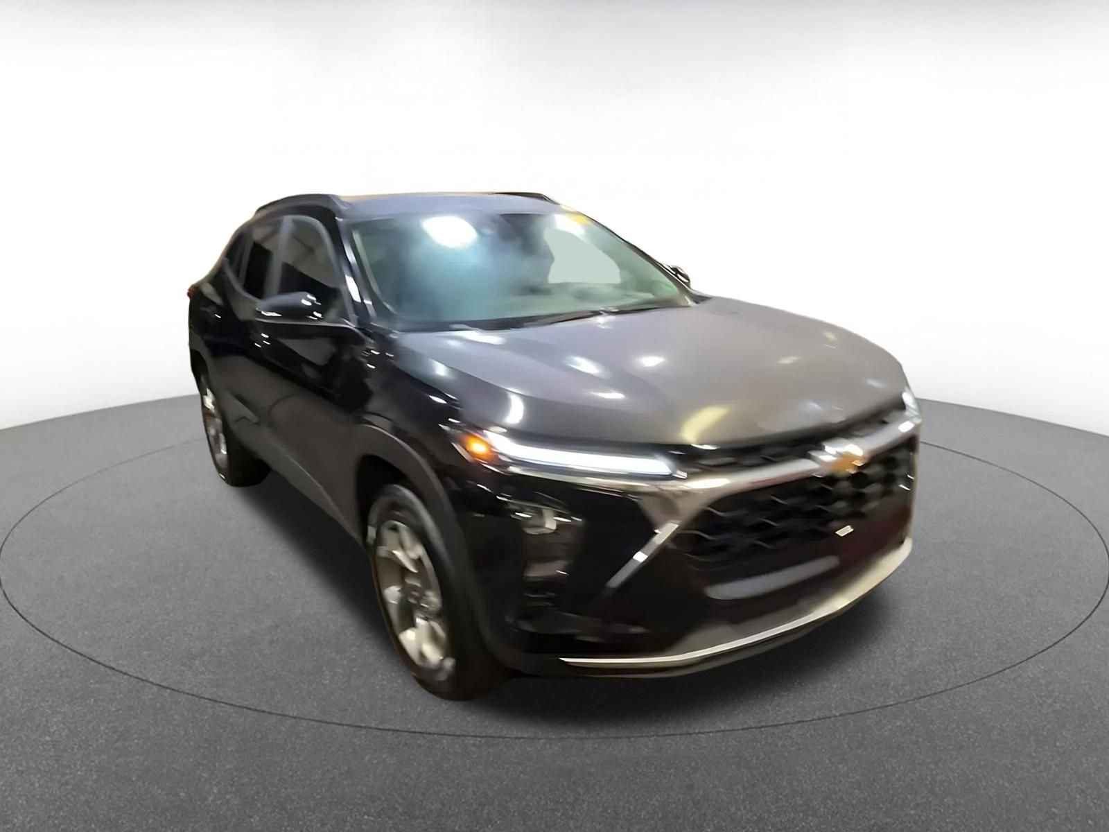 Thumbnail: 2025 Chevrolet Trax - 3