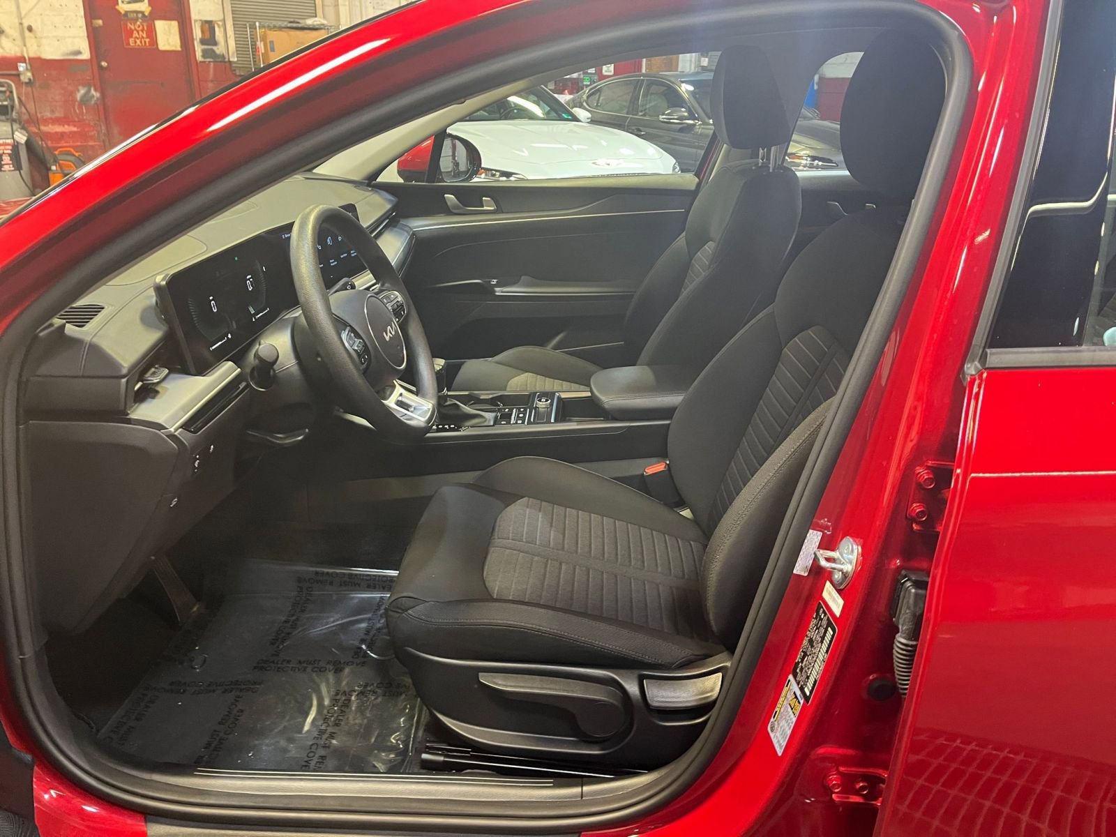 Thumbnail: 2025 Kia K5 - 27