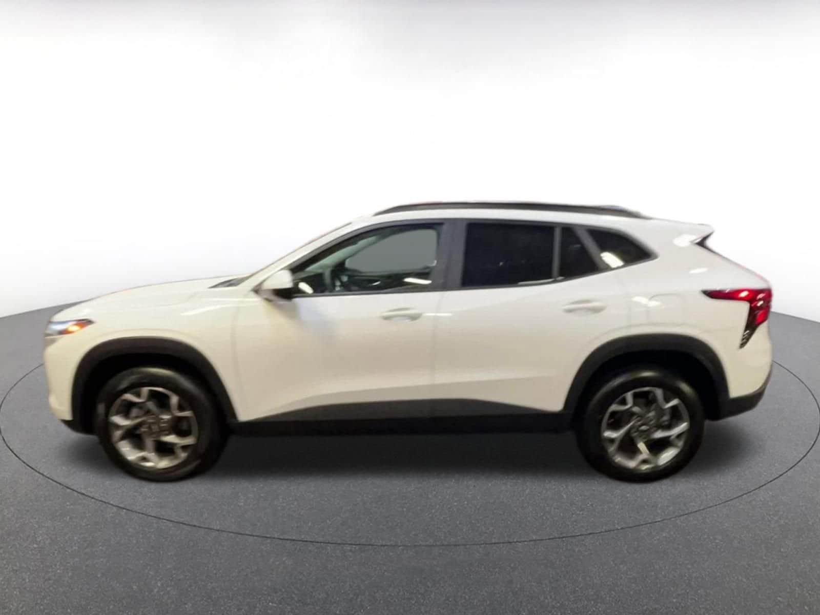 Thumbnail: 2025 Chevrolet Trax - 9