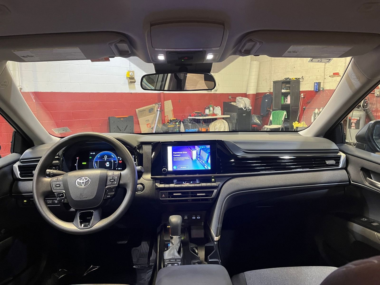 Thumbnail: 2025 Toyota Camry - 32