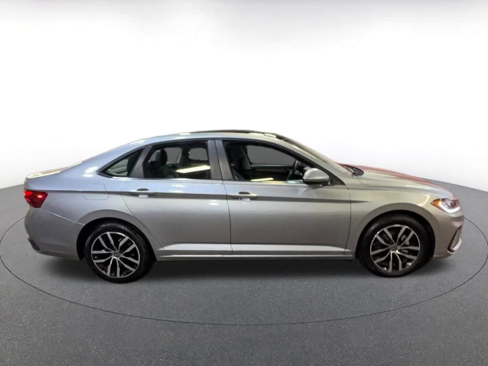 Thumbnail: 2025 Volkswagen Jetta - 21