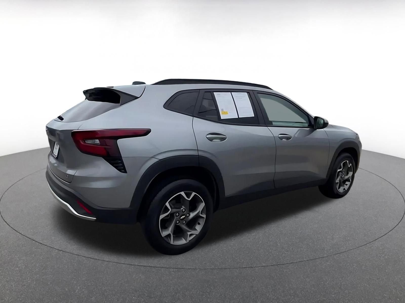 Thumbnail: 2025 Chevrolet Trax - 15