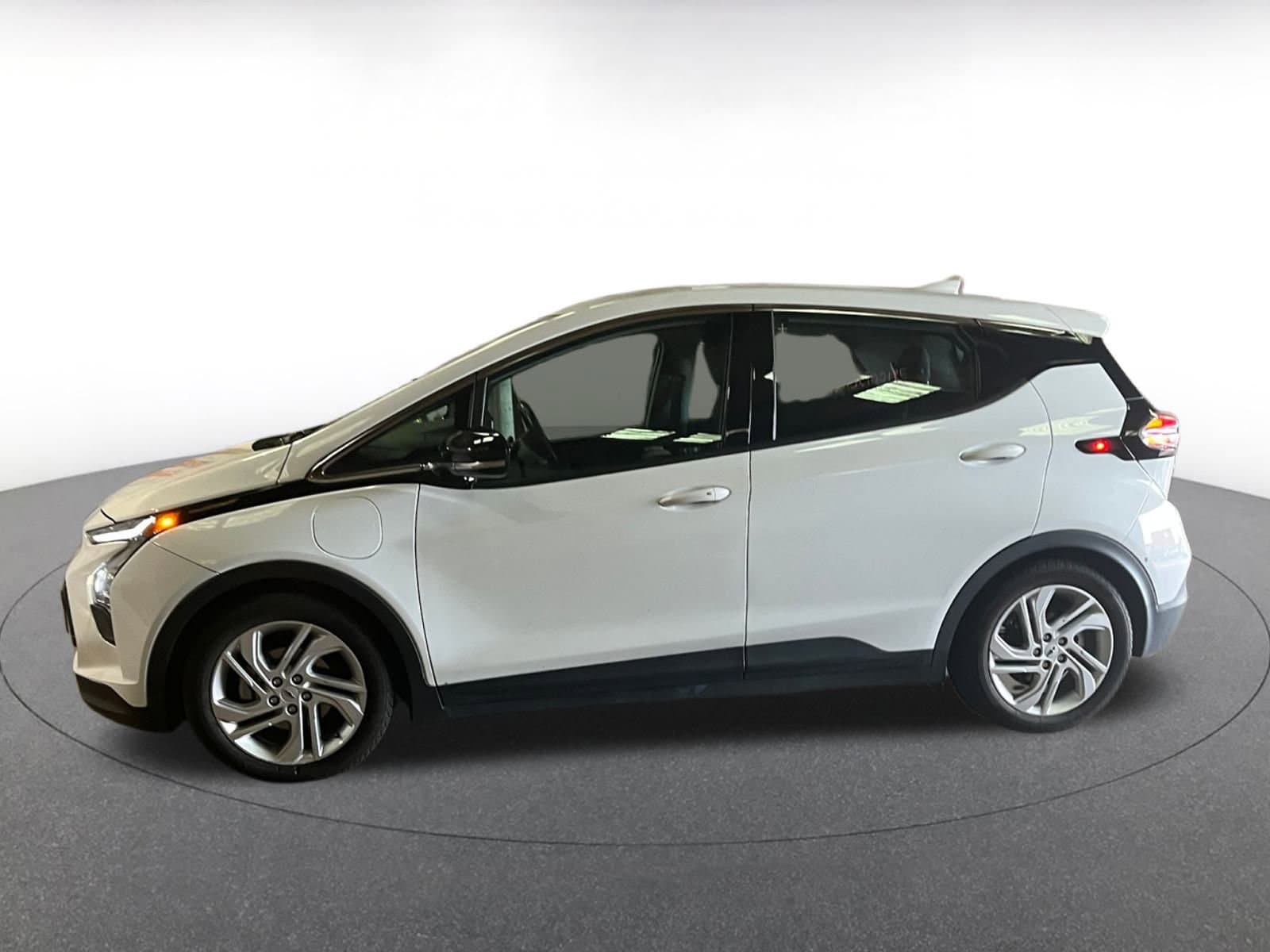 Thumbnail: 2023 Chevrolet Bolt EV - 4