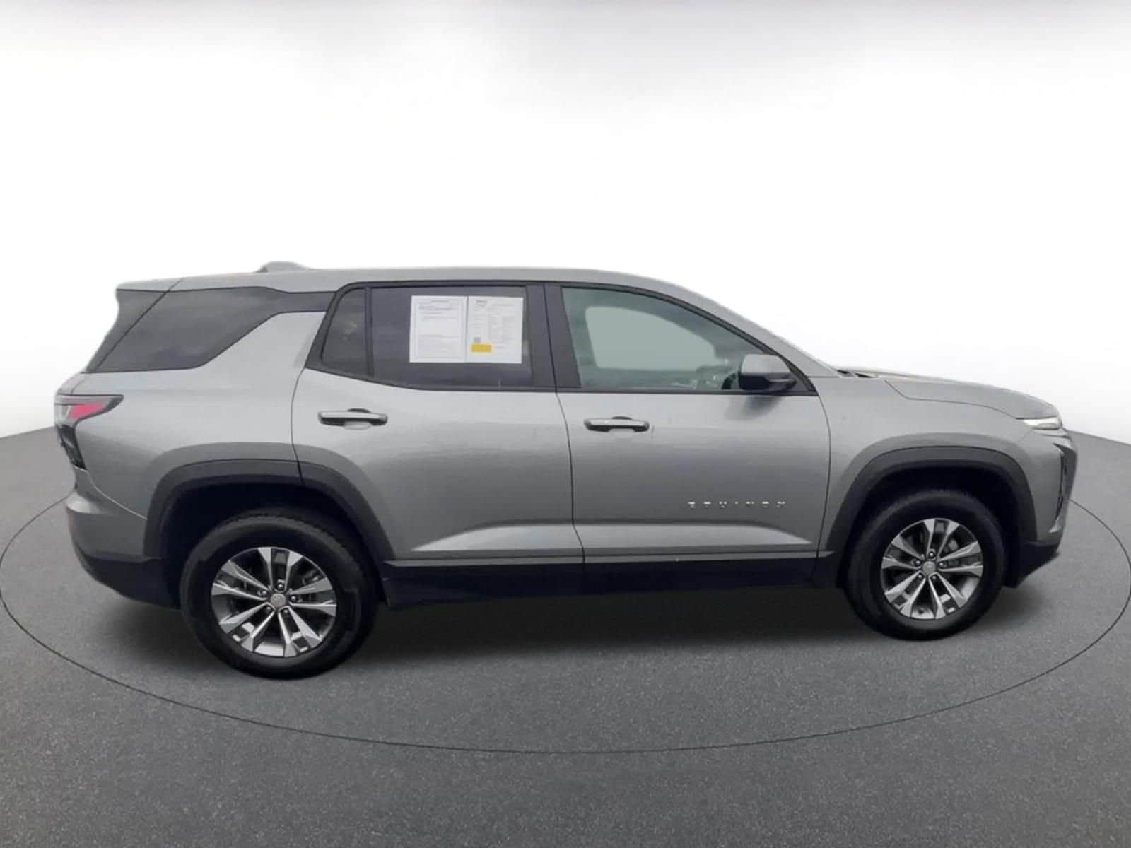 Thumbnail: 2025 Chevrolet Equinox - 16