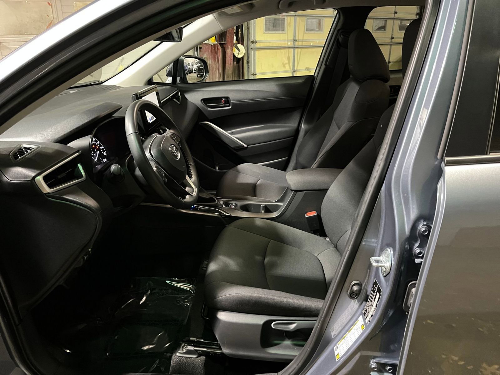 Thumbnail: 2025 Toyota Corolla Cross - 25