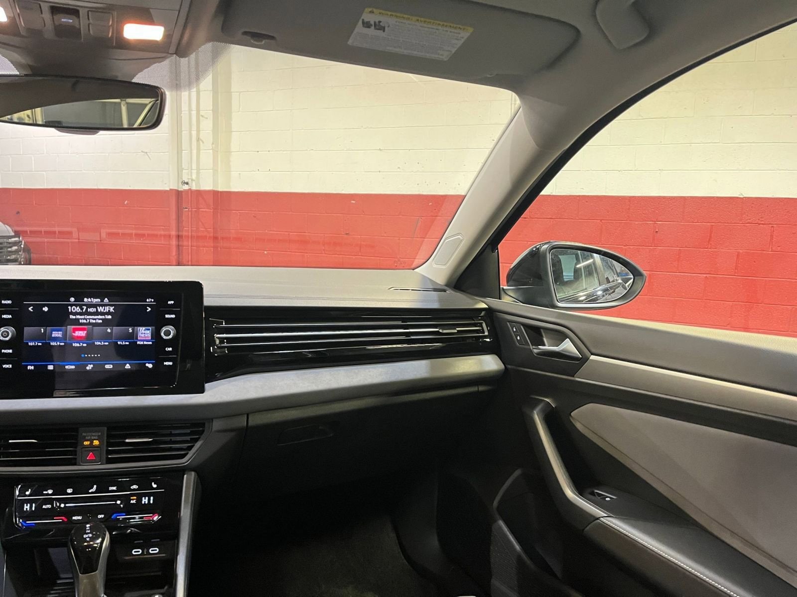 Thumbnail: 2025 Volkswagen Jetta - 34