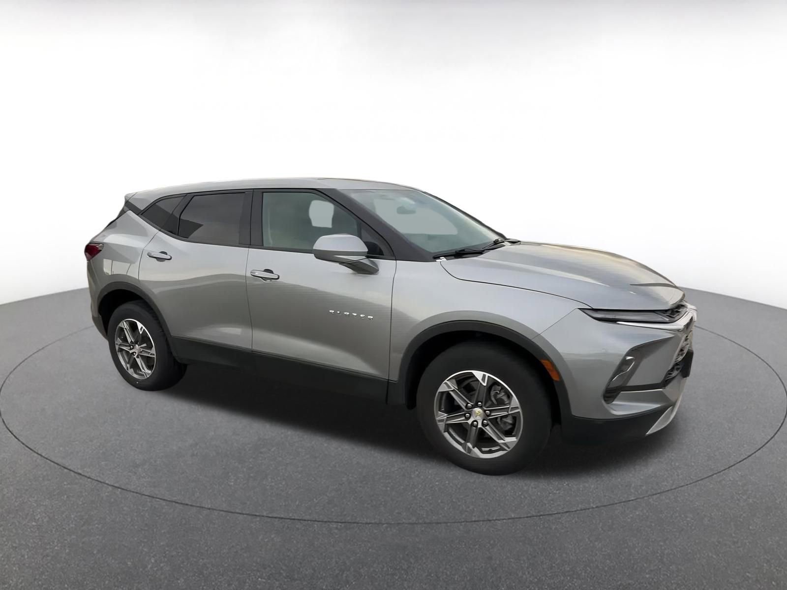 Thumbnail: 2023 Chevrolet Blazer - 2