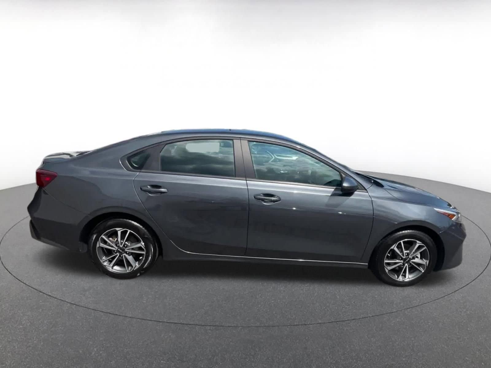 Thumbnail: 2024 Kia Forte - 16