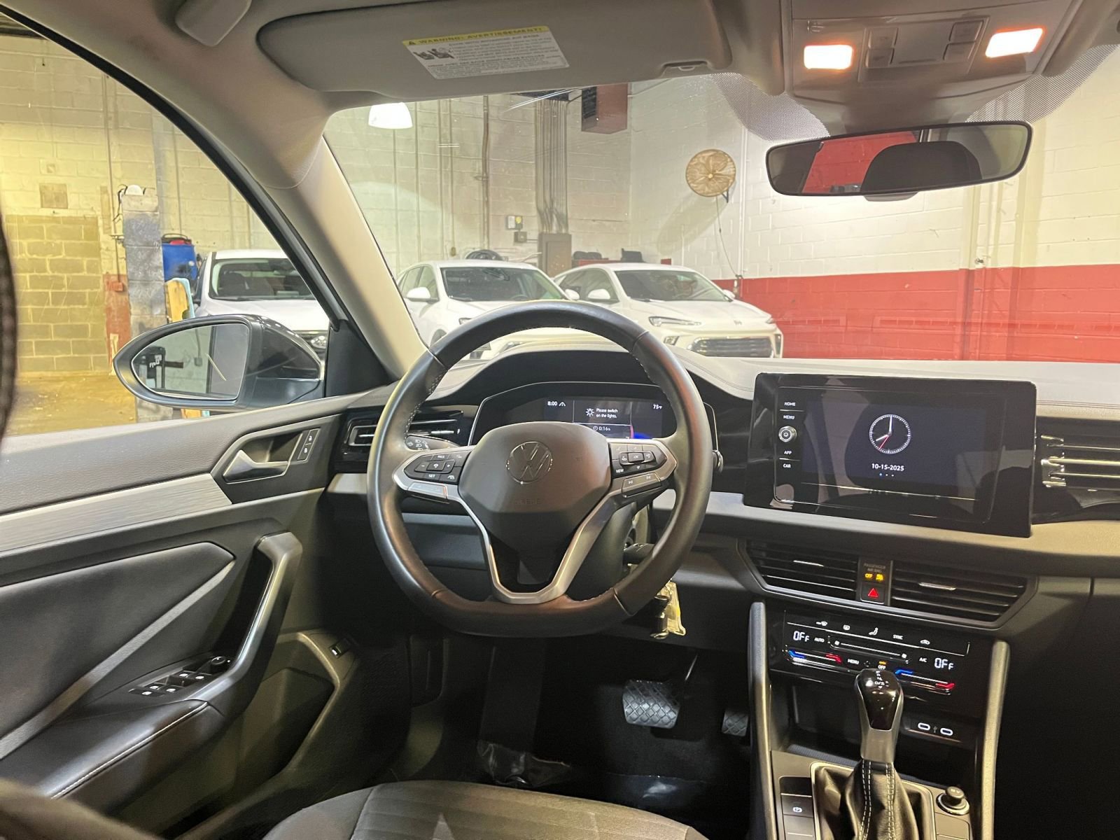 Thumbnail: 2025 Volkswagen Jetta - 32