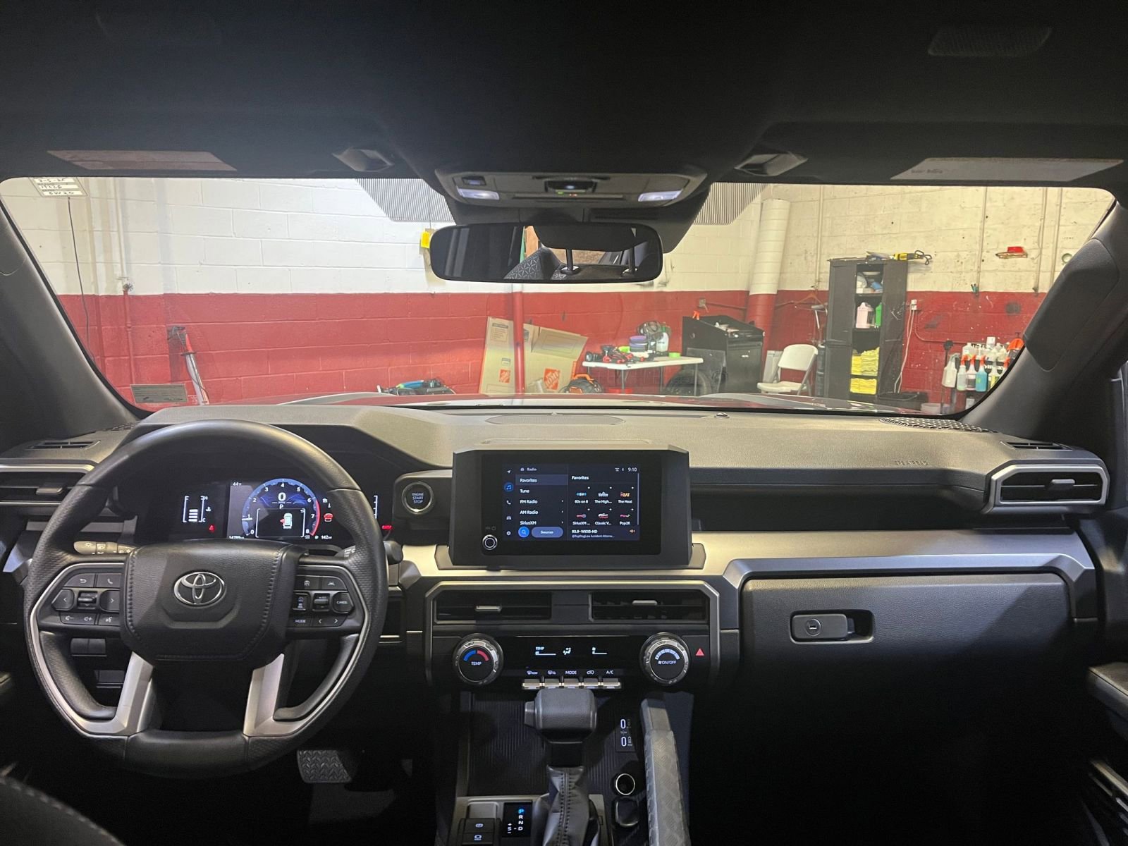 Thumbnail: 2025 Toyota 4Runner - 32