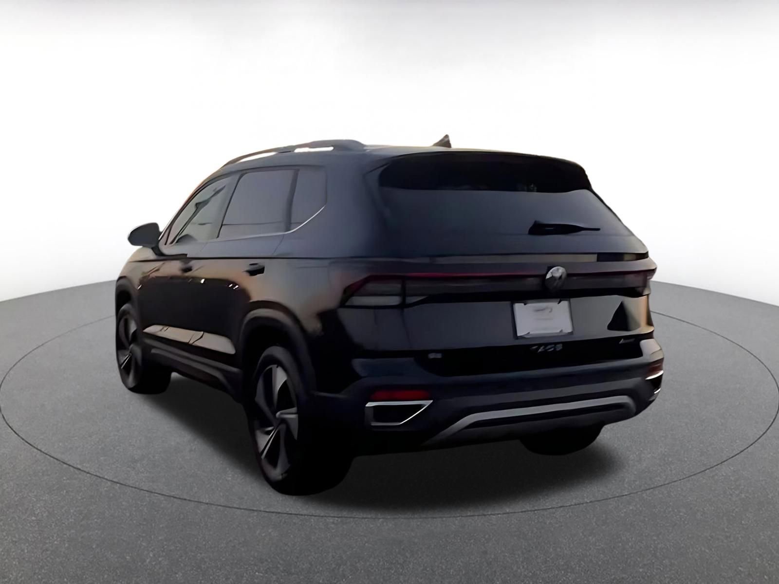 Thumbnail: 2025 Volkswagen Taos - 10