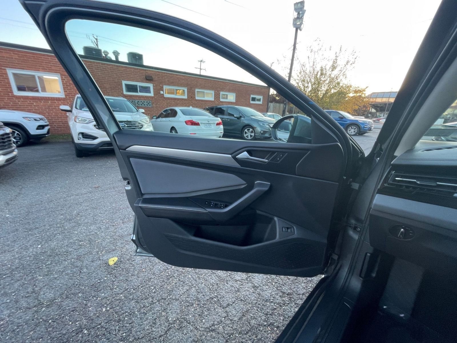 Thumbnail: 2025 Volkswagen Jetta - 20