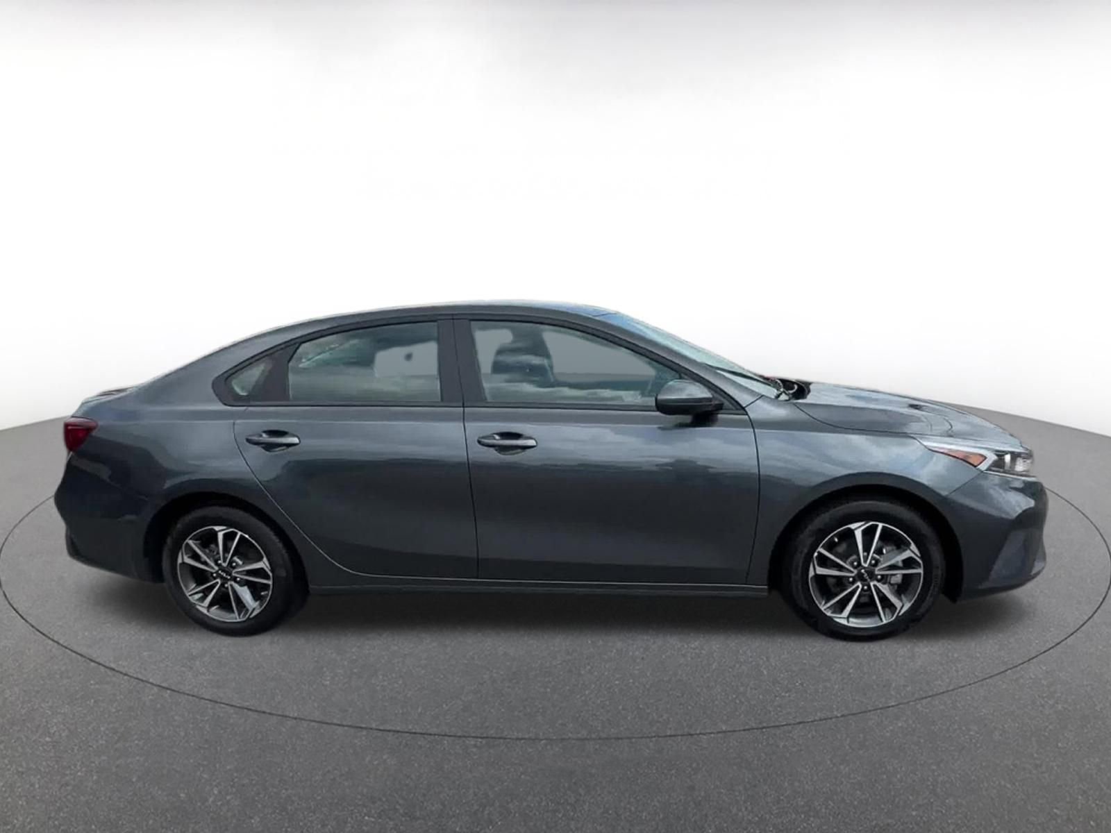 2024 Kia Forte LXS 16