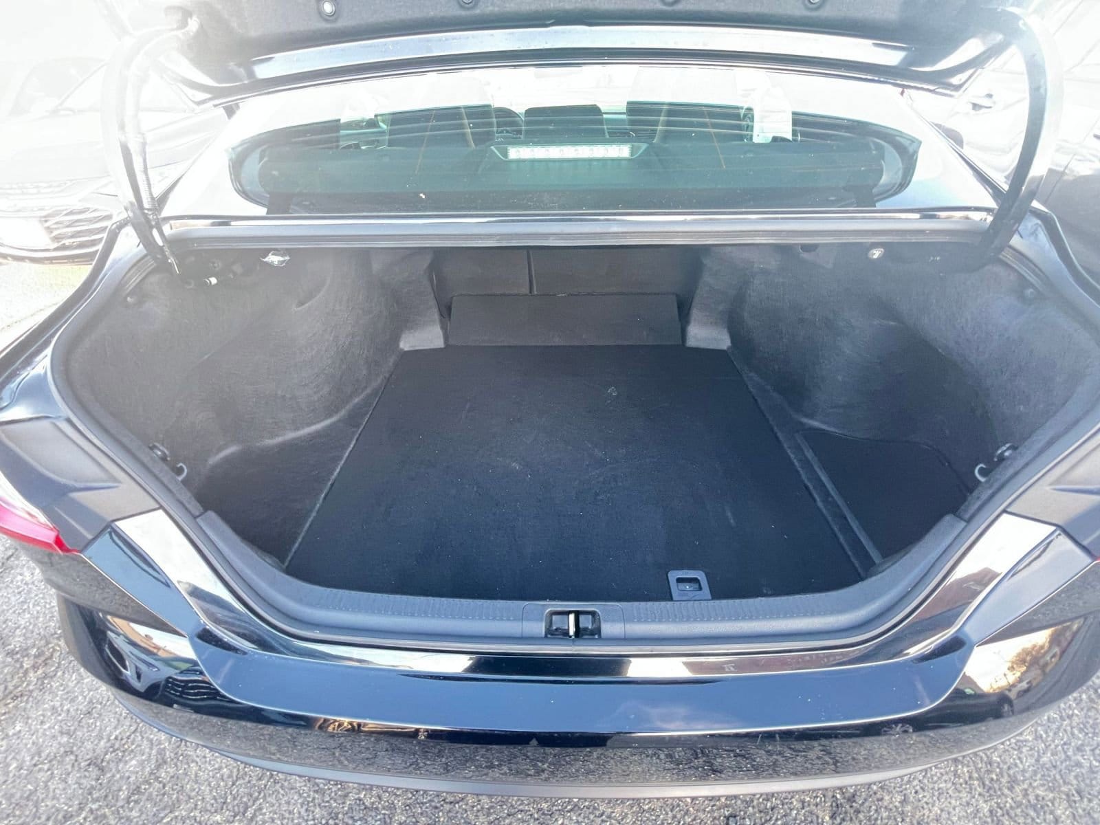 Thumbnail: 2025 Toyota Camry - 31