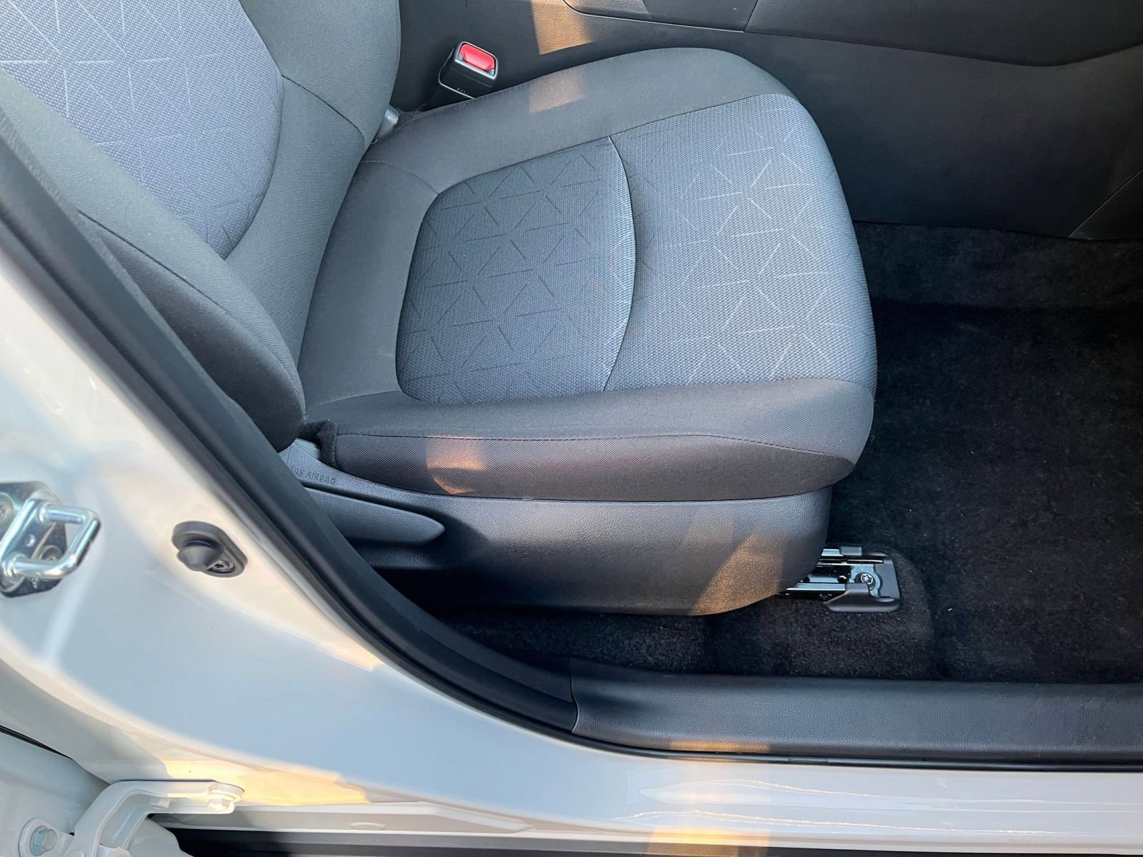 Thumbnail: 2025 Toyota RAV4 - 27