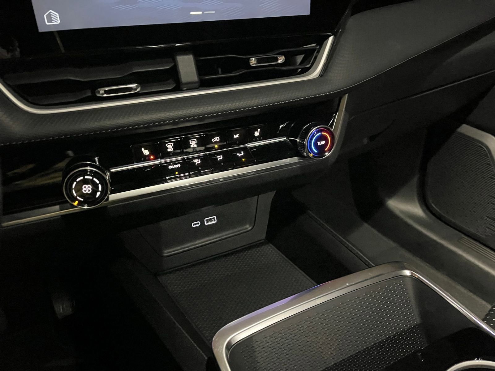 Thumbnail: 2025 Chevrolet Equinox - 18