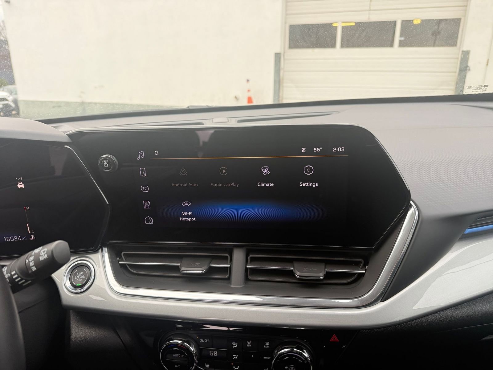 Thumbnail: 2025 Chevrolet Trax - 21