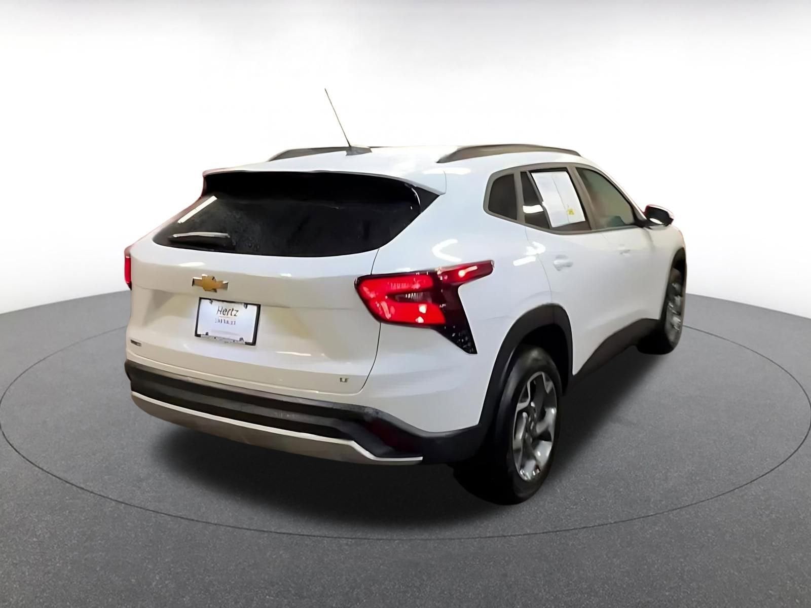 Thumbnail: 2025 Chevrolet Trax - 15