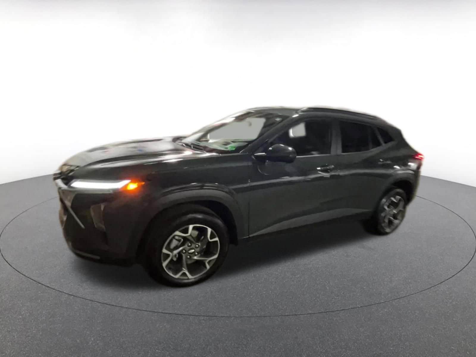 Thumbnail: 2025 Chevrolet Trax - 8