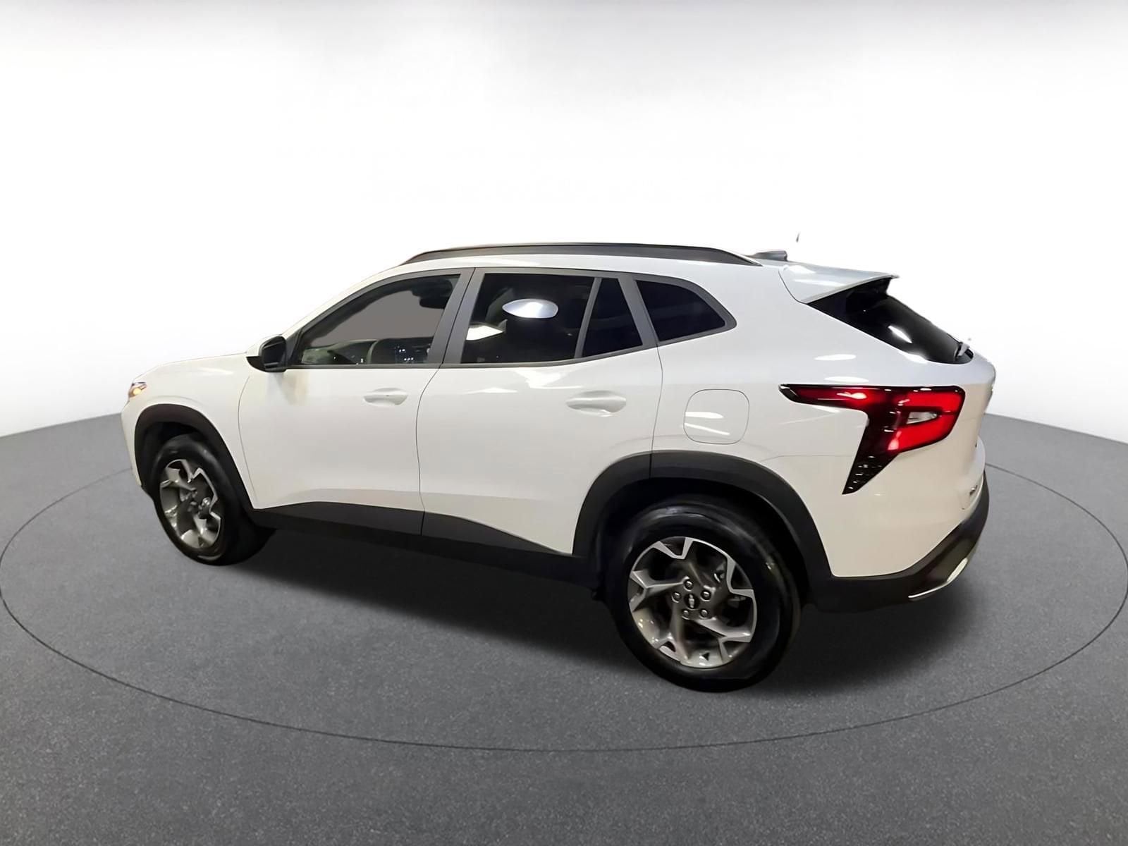 Thumbnail: 2025 Chevrolet Trax - 10