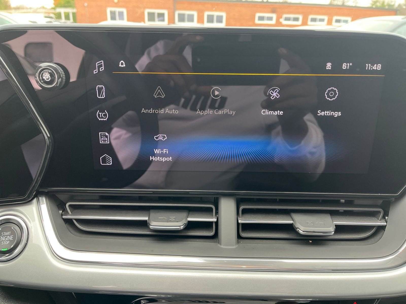 Thumbnail: 2025 Chevrolet Trax - 21