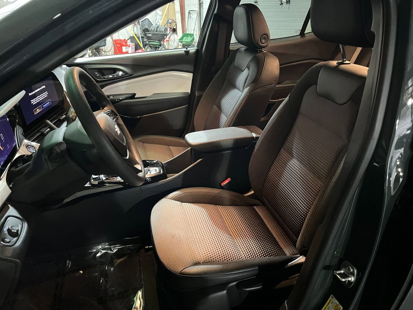 Thumbnail: 2025 Chevrolet Trax - 35