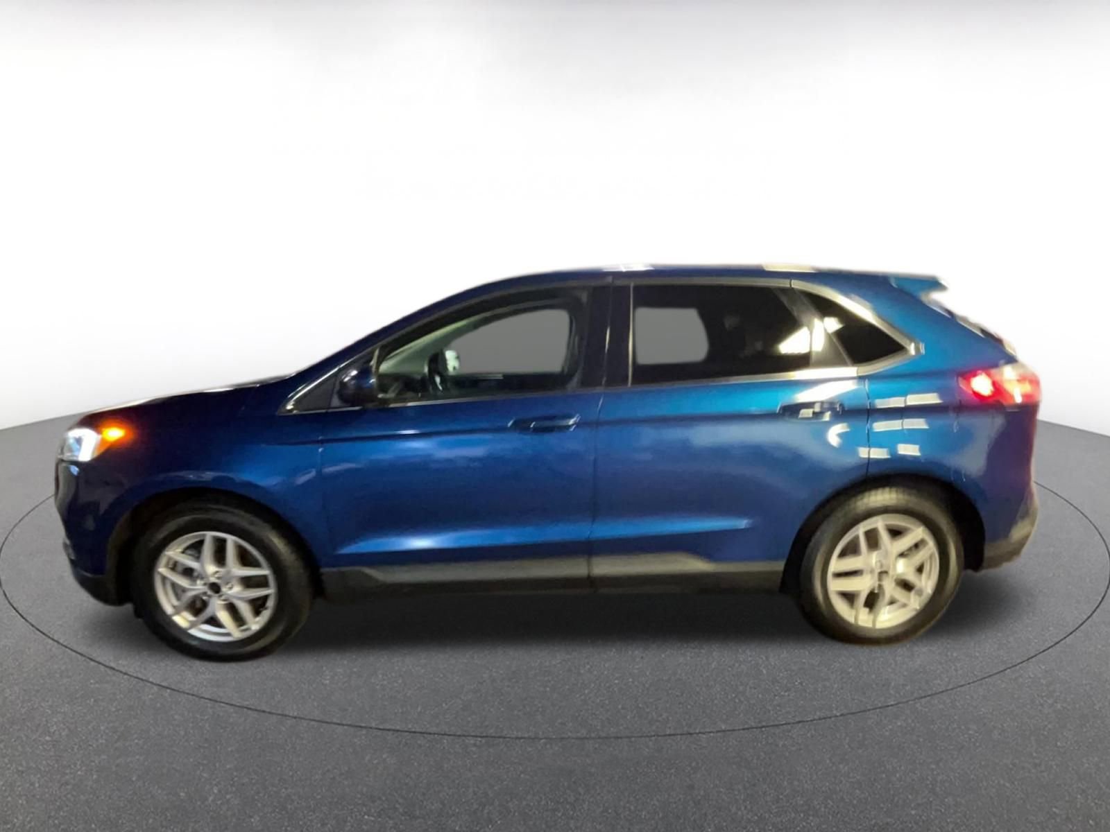 Thumbnail: 2023 Ford Edge - 8