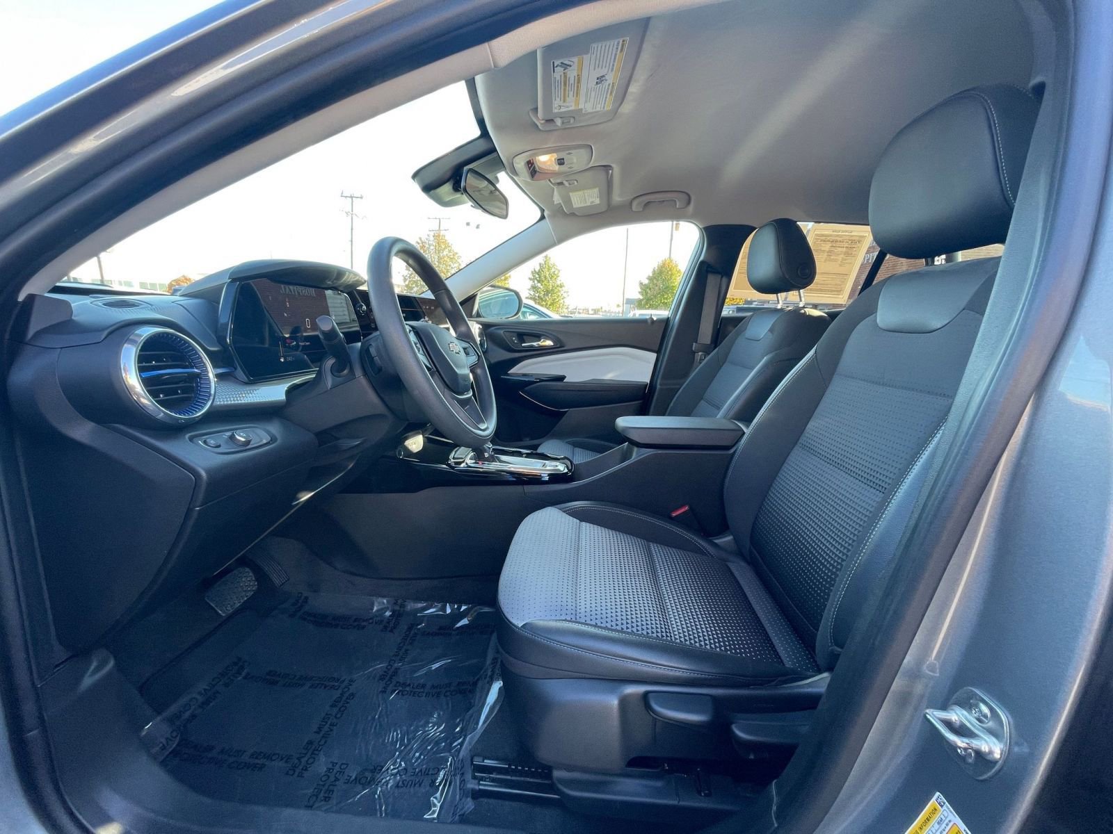 Thumbnail: 2025 Chevrolet Trax - 35