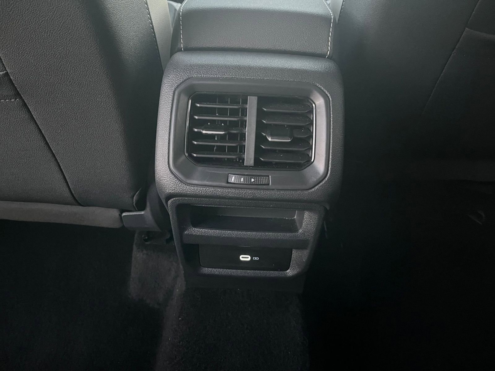 Thumbnail: 2025 Volkswagen Taos - 24