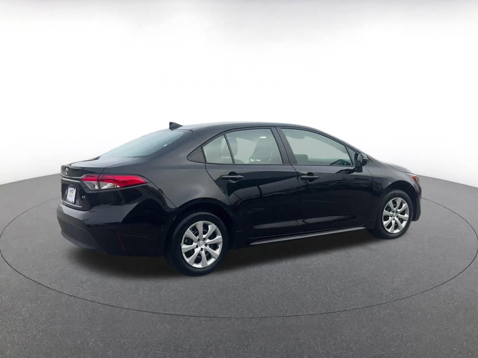 Thumbnail: 2025 Toyota Corolla - 15