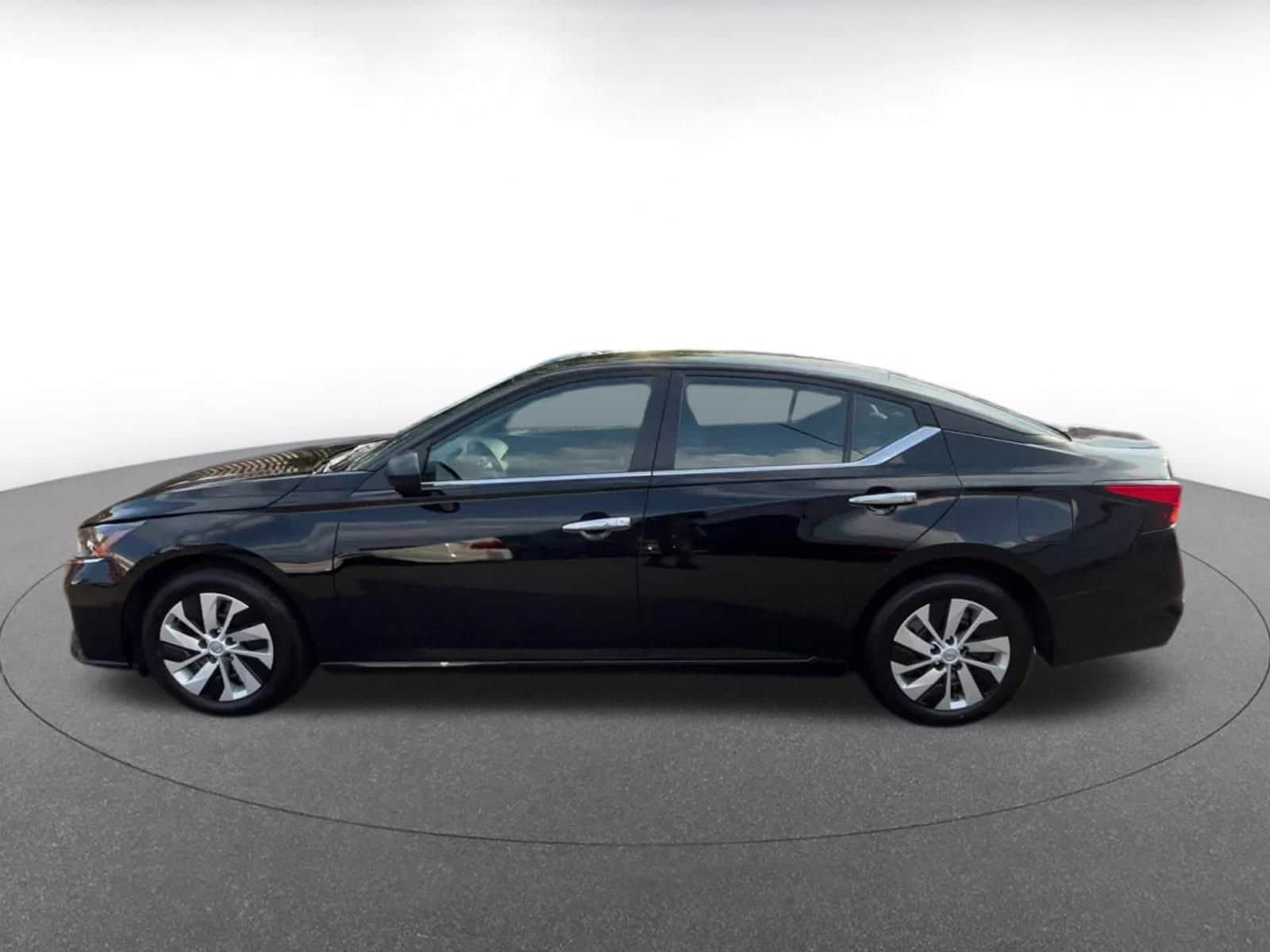 Thumbnail: 2024 Nissan Altima - 8