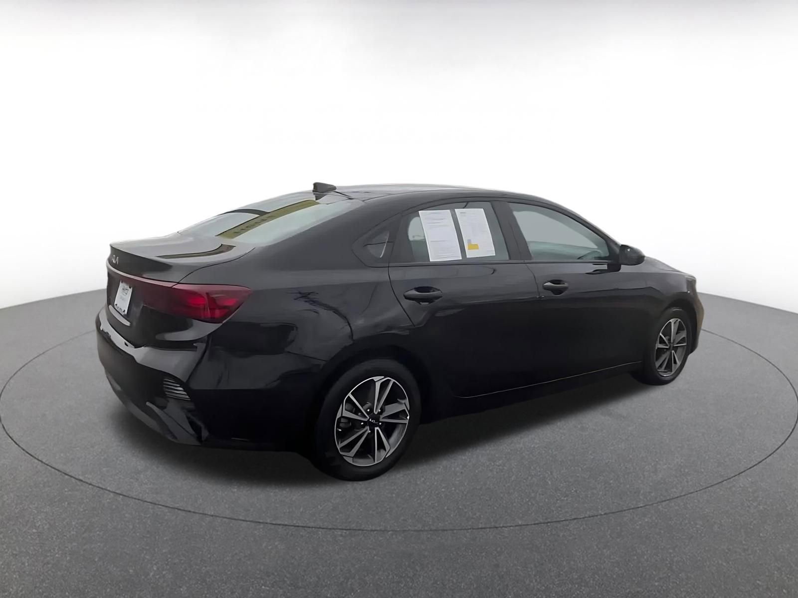 Thumbnail: 2024 Kia Forte - 15