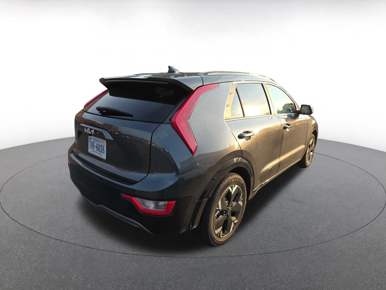 Thumbnail: 2023 Kia Niro - 7