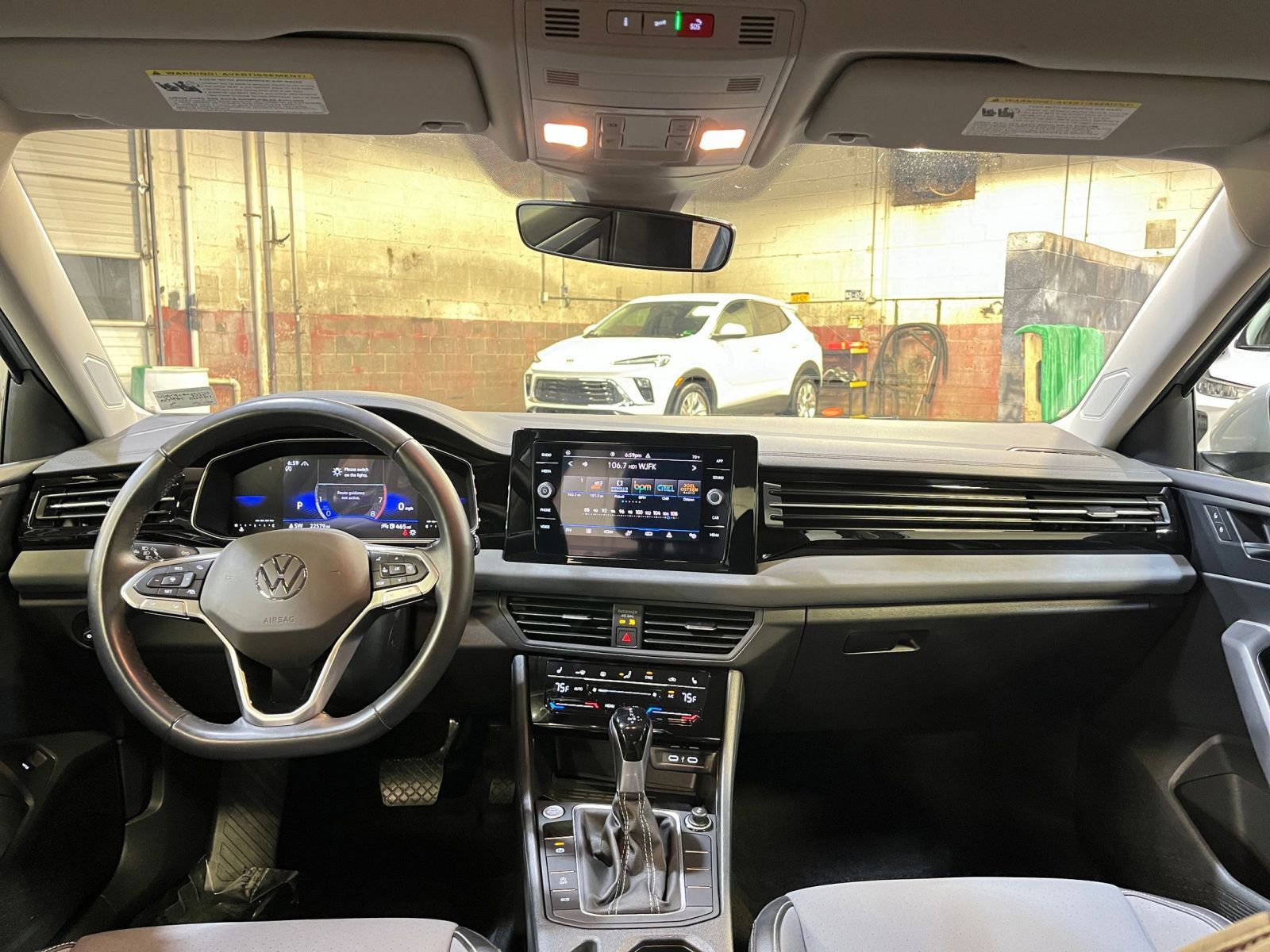 Thumbnail: 2025 Volkswagen Jetta - 32