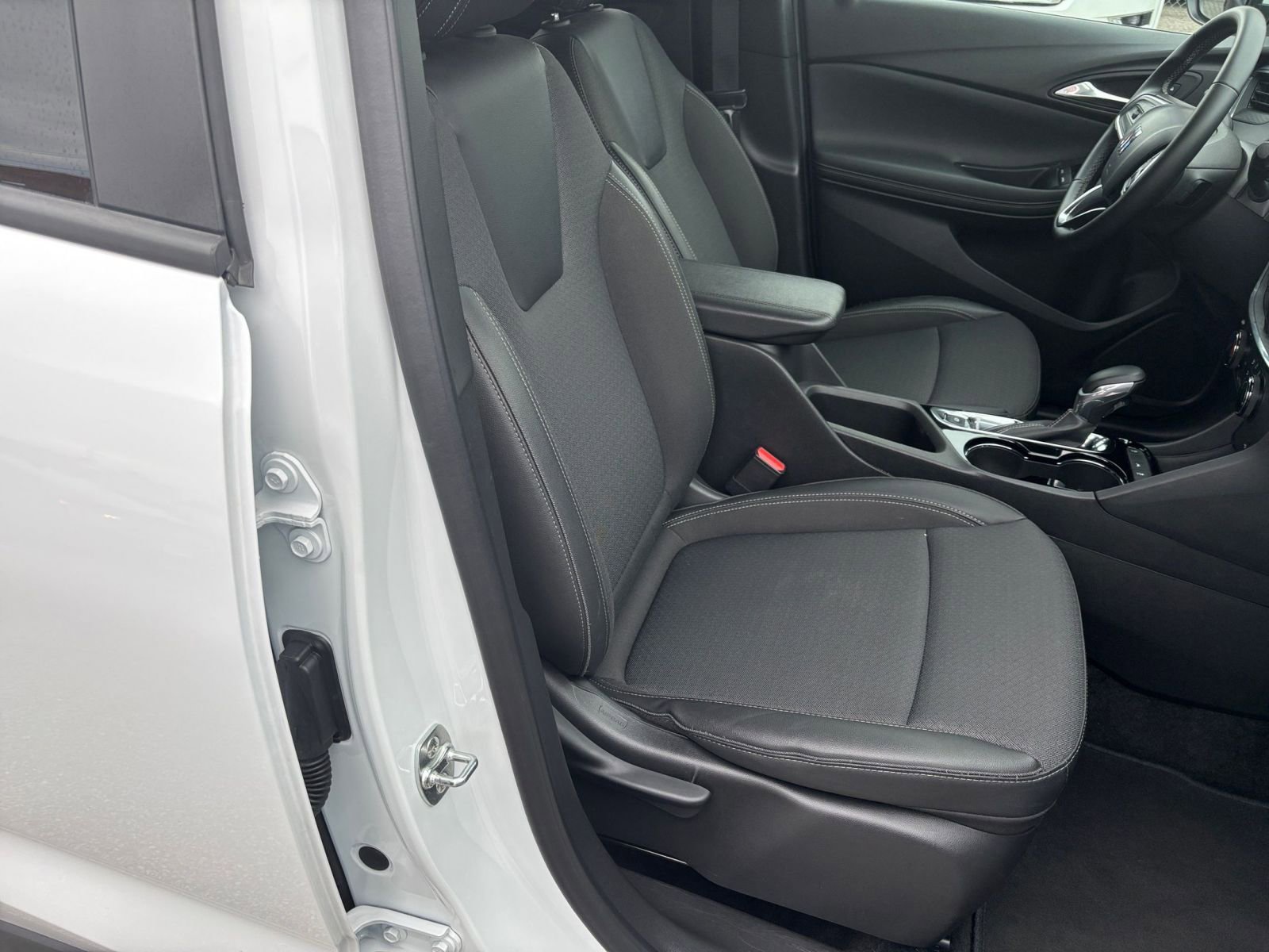 Thumbnail: 2025 Buick Encore GX - 25