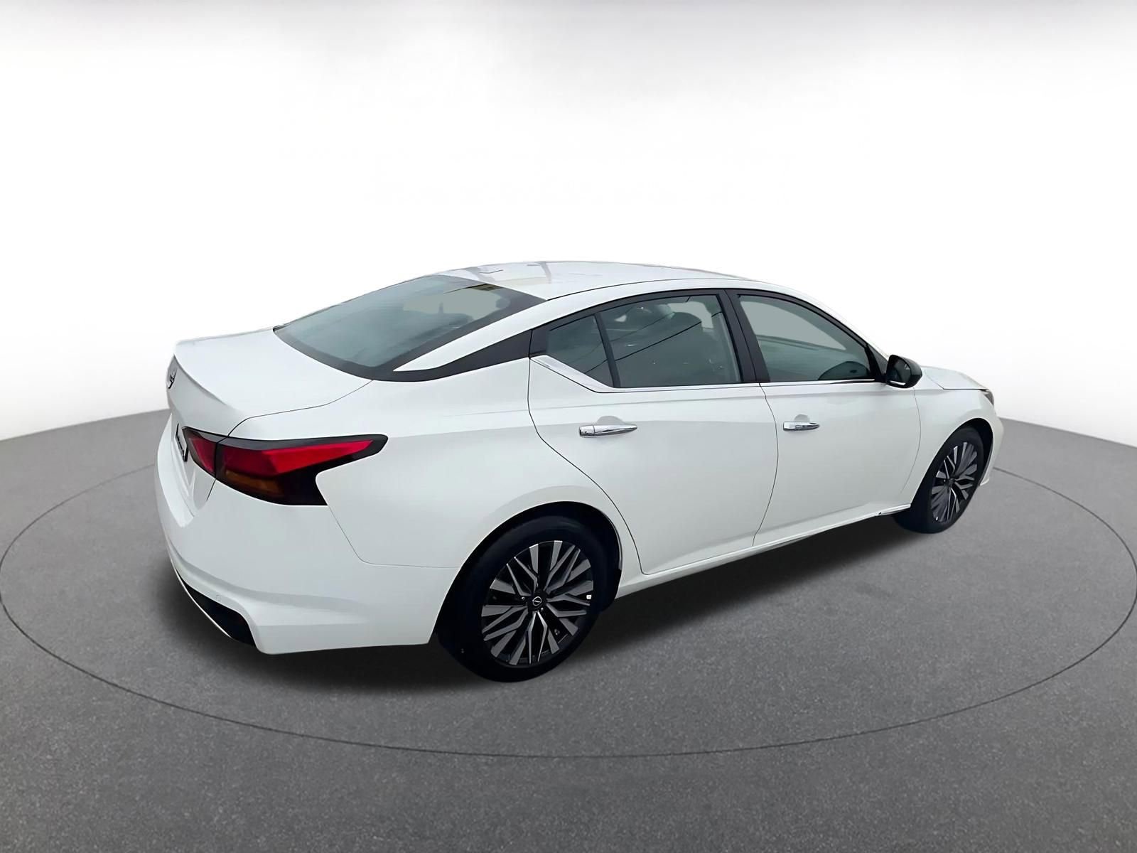 Thumbnail: 2025 Nissan Altima - 14