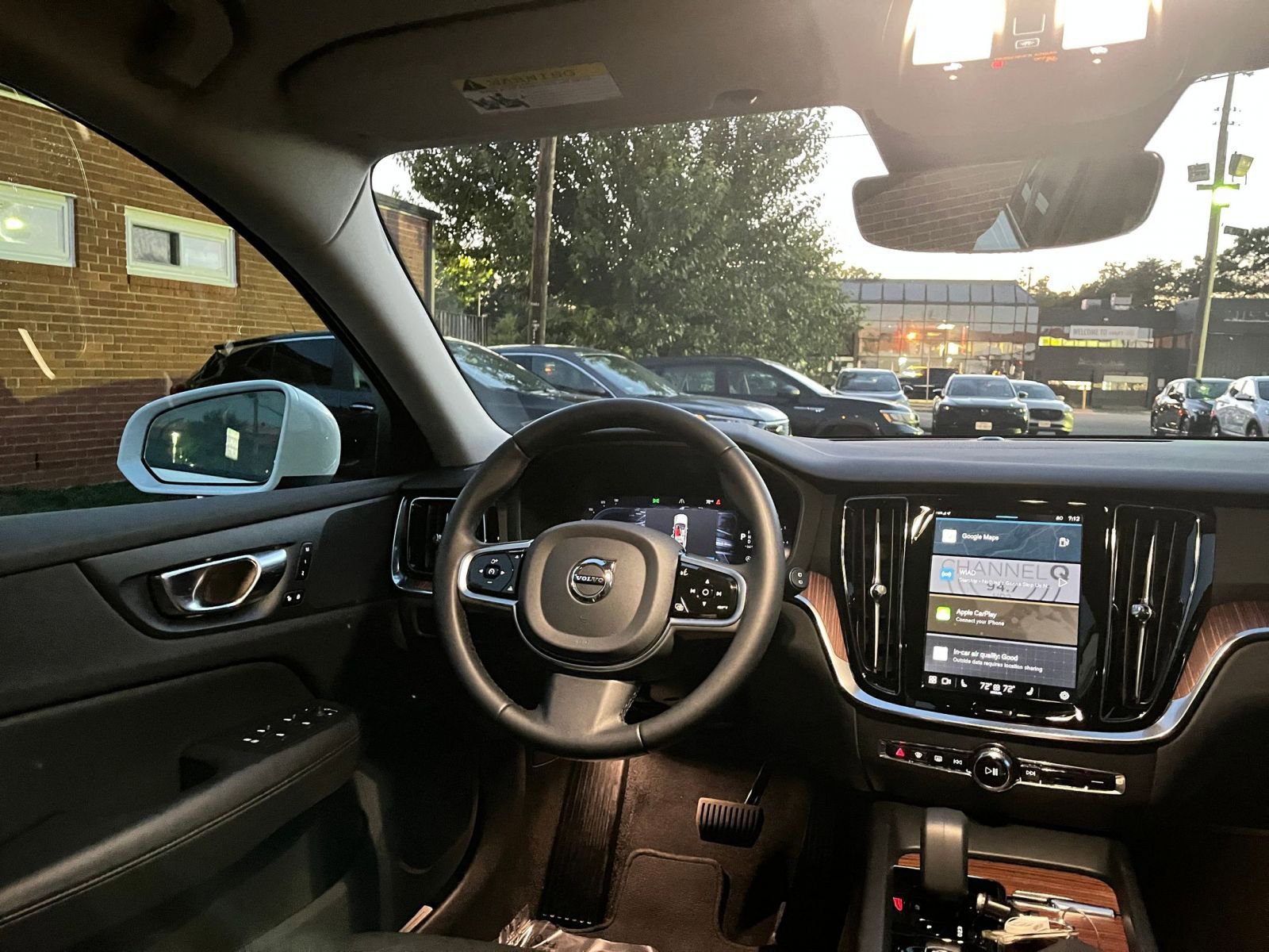 Thumbnail: 2025 Volvo S60 - 33