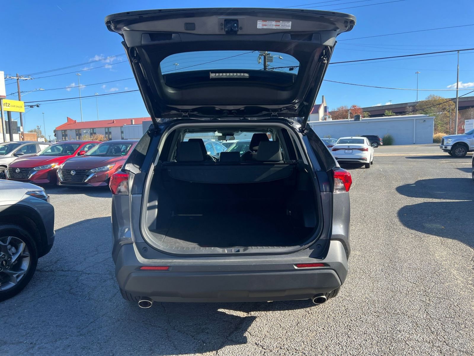 Thumbnail: 2025 Toyota RAV4 - 31