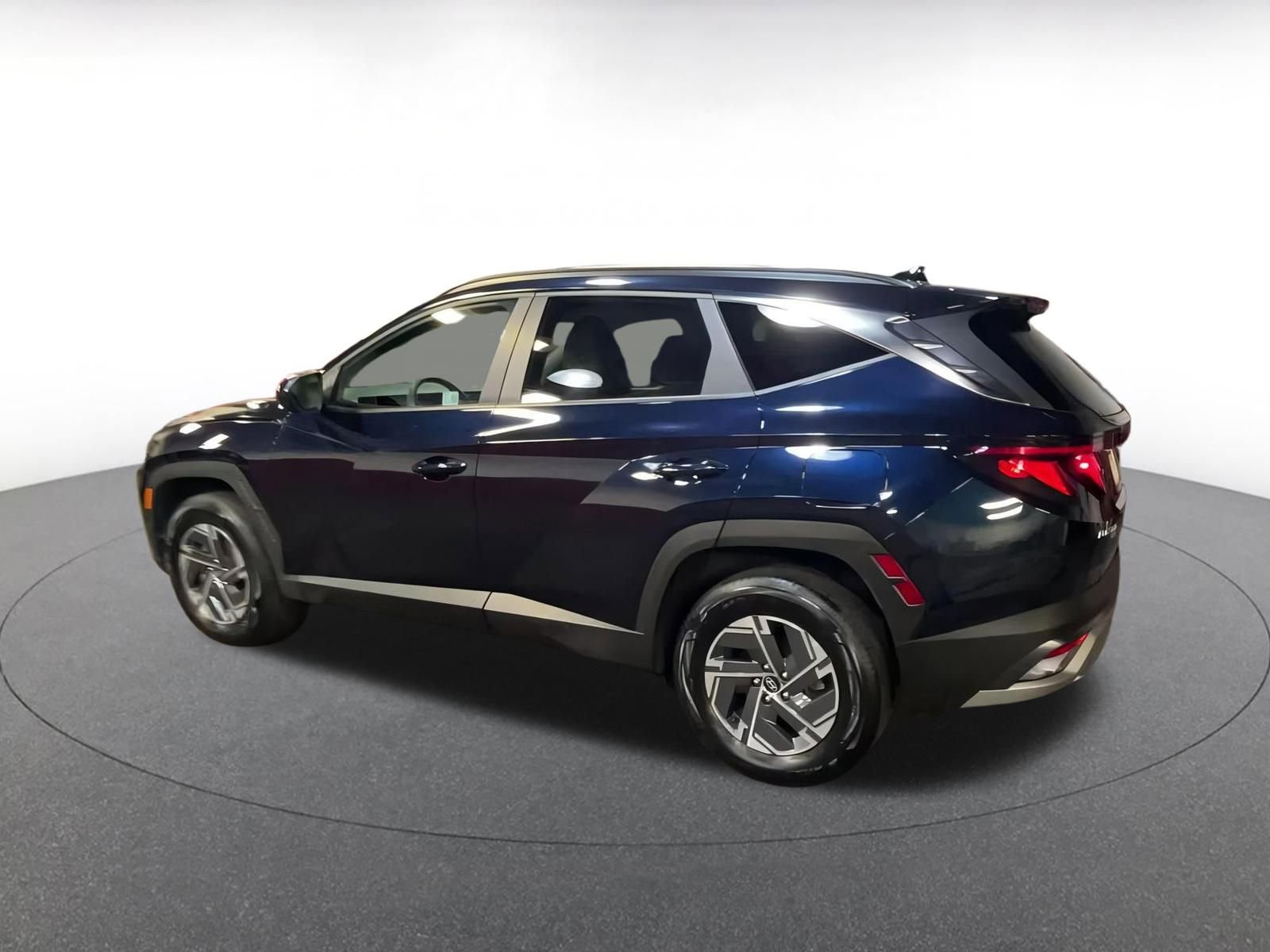 Thumbnail: 2025 Hyundai Tucson - 10