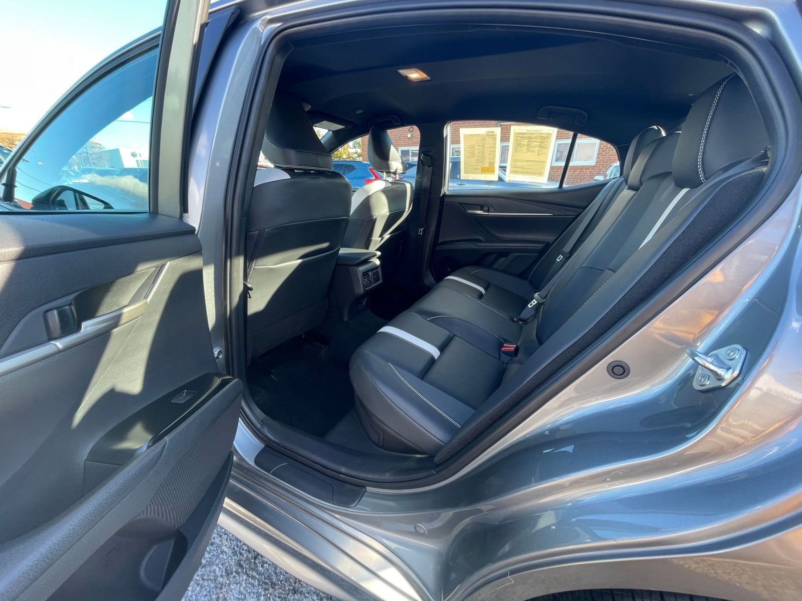 Thumbnail: 2025 Toyota Camry - 25