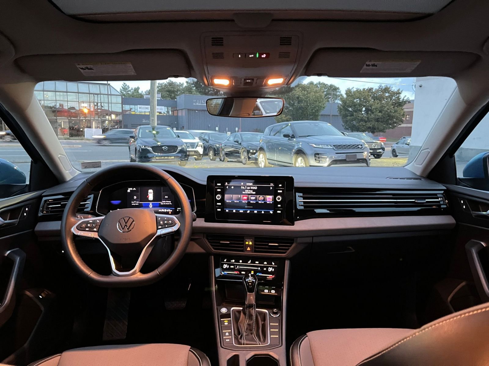 Thumbnail: 2025 Volkswagen Jetta - 32