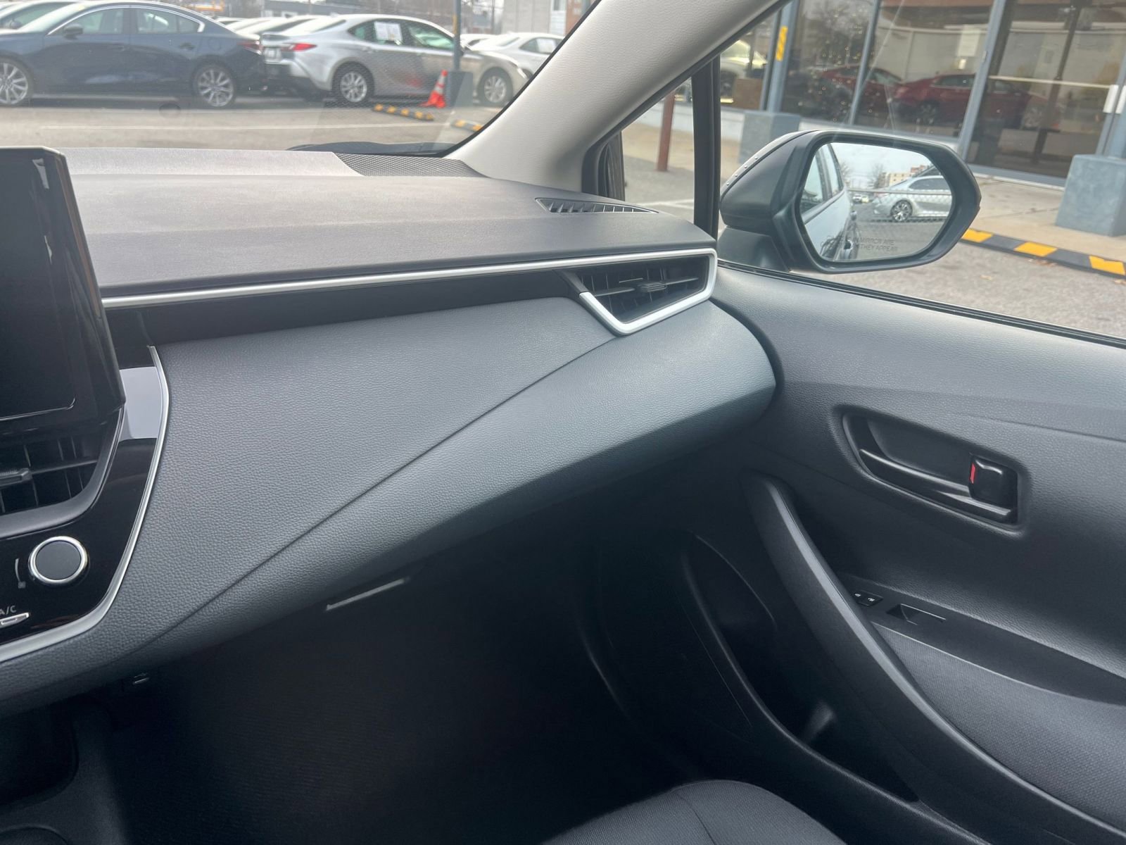 Thumbnail: 2025 Toyota Corolla - 34