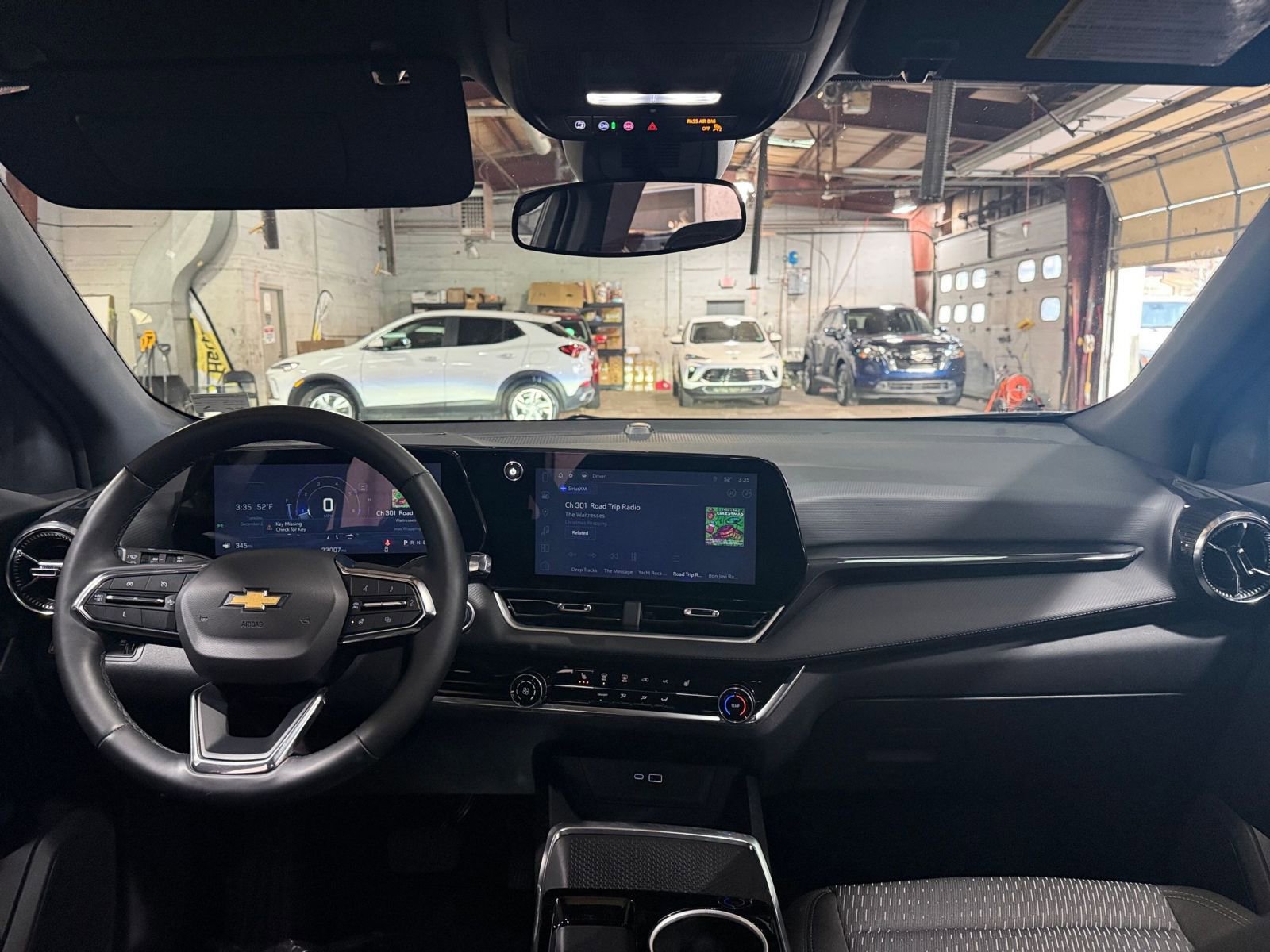 Thumbnail: 2025 Chevrolet Equinox - 32