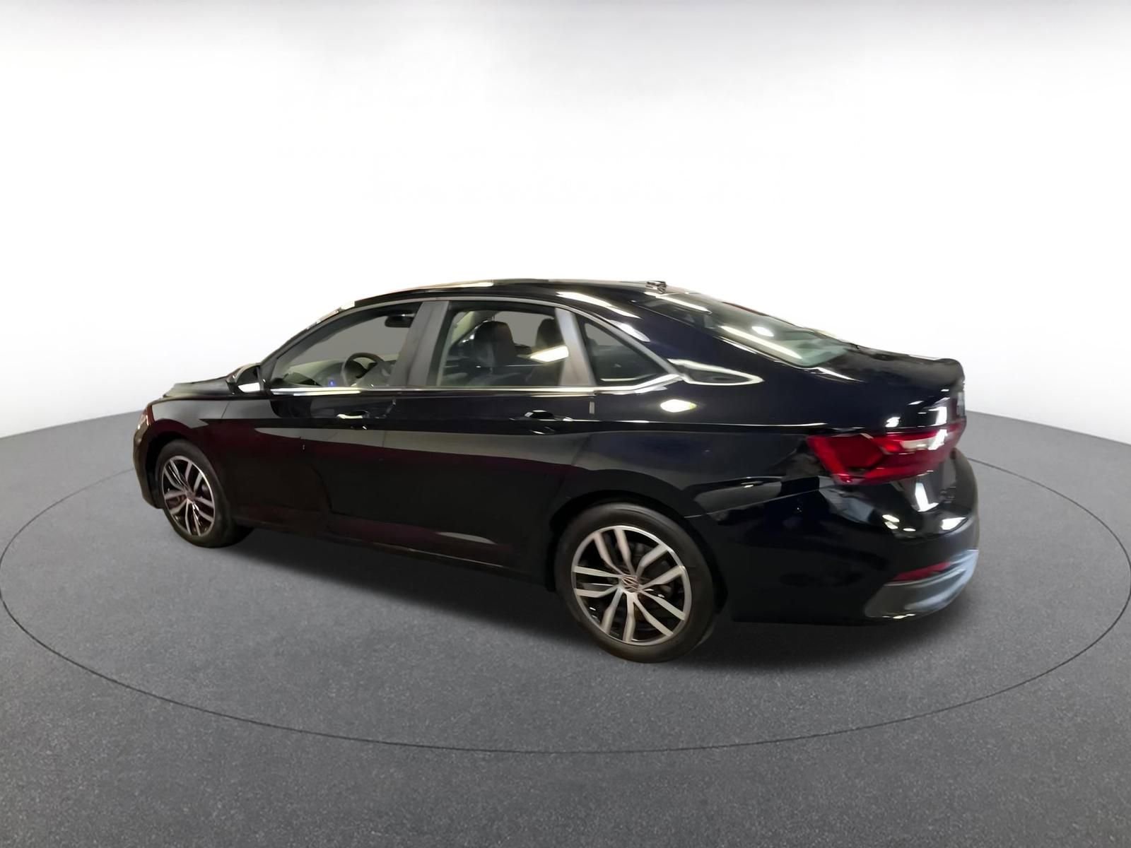 Thumbnail: 2025 Volkswagen Jetta - 10