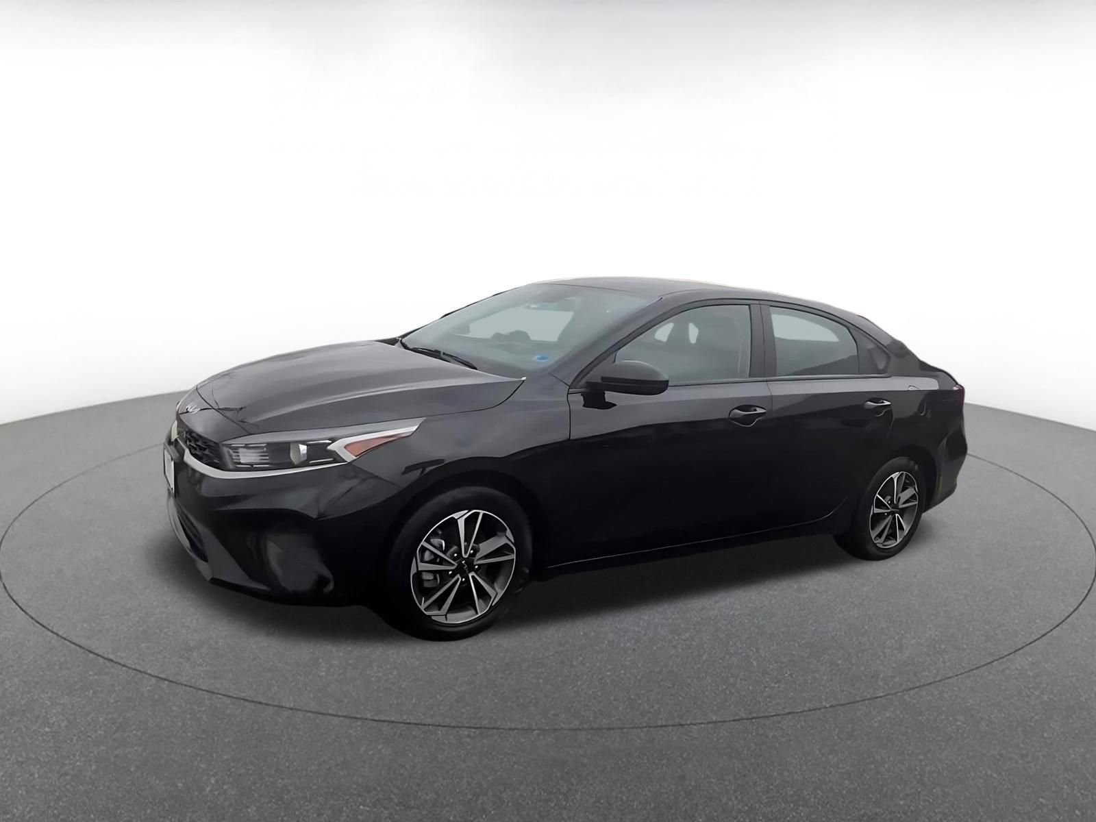 Thumbnail: 2024 Kia Forte - 8