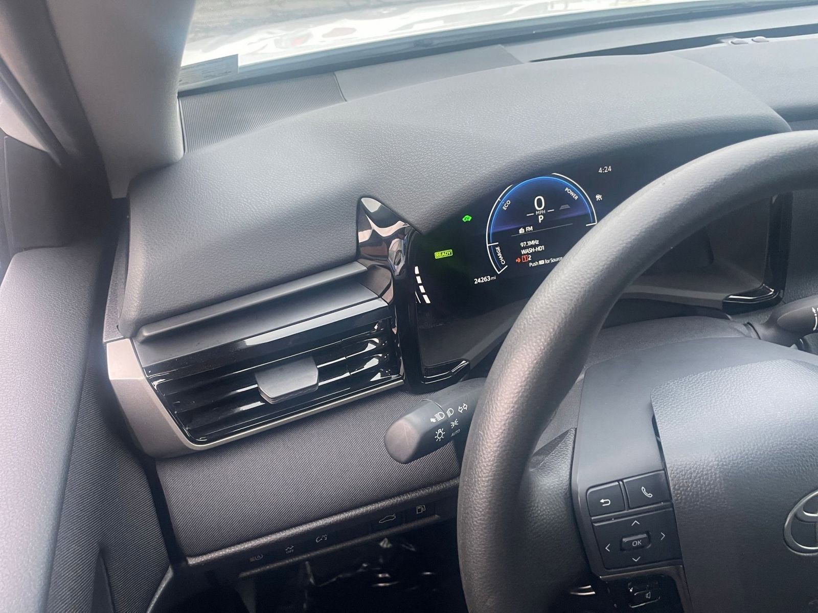 Thumbnail: 2025 Toyota Camry - 33