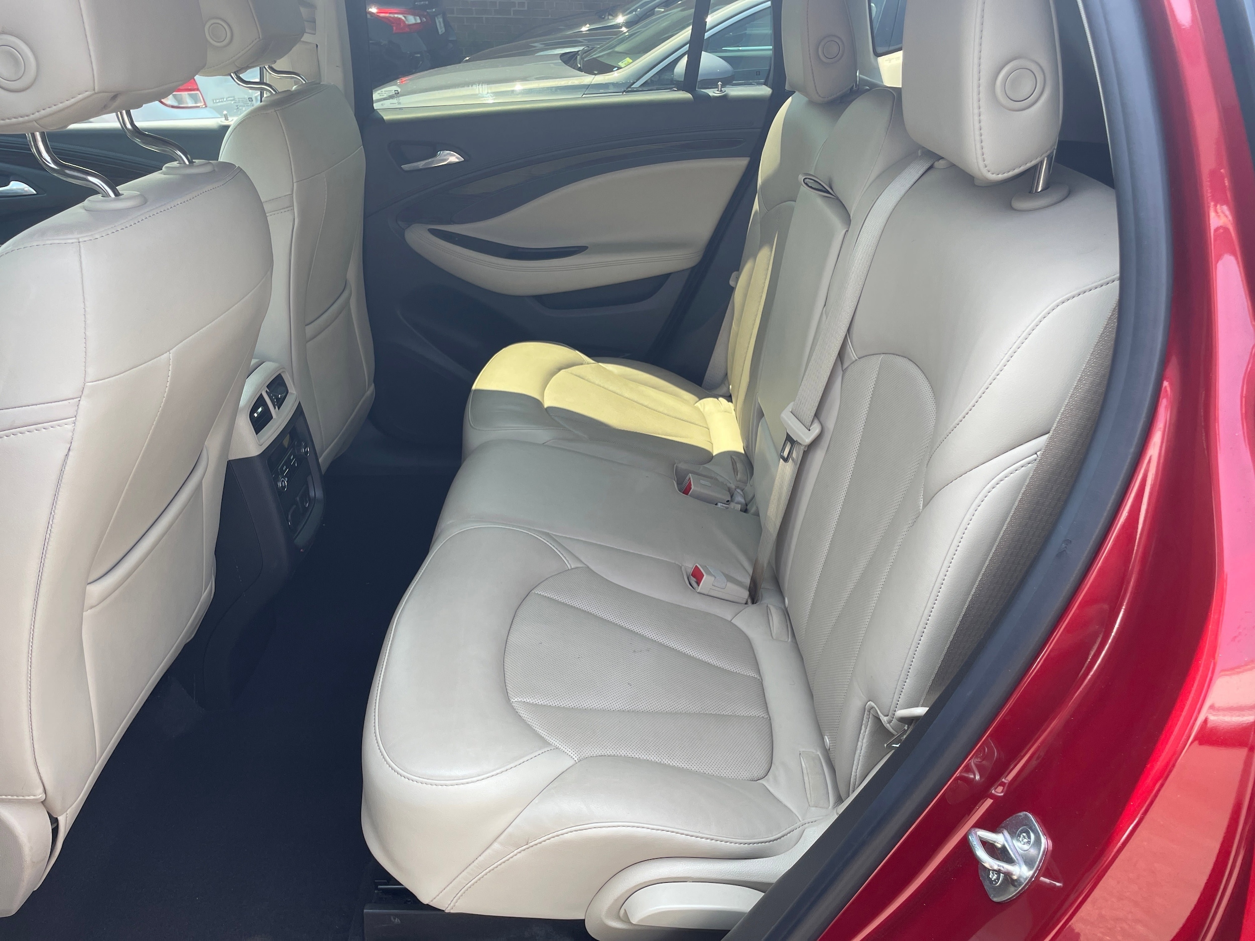 2019 Buick Envision Essence 26