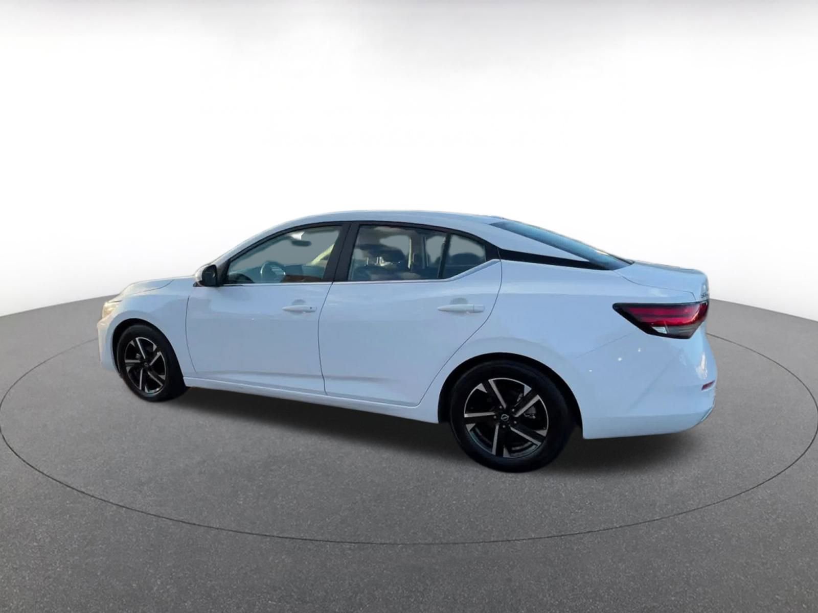 Thumbnail: 2024 Nissan Sentra - 10