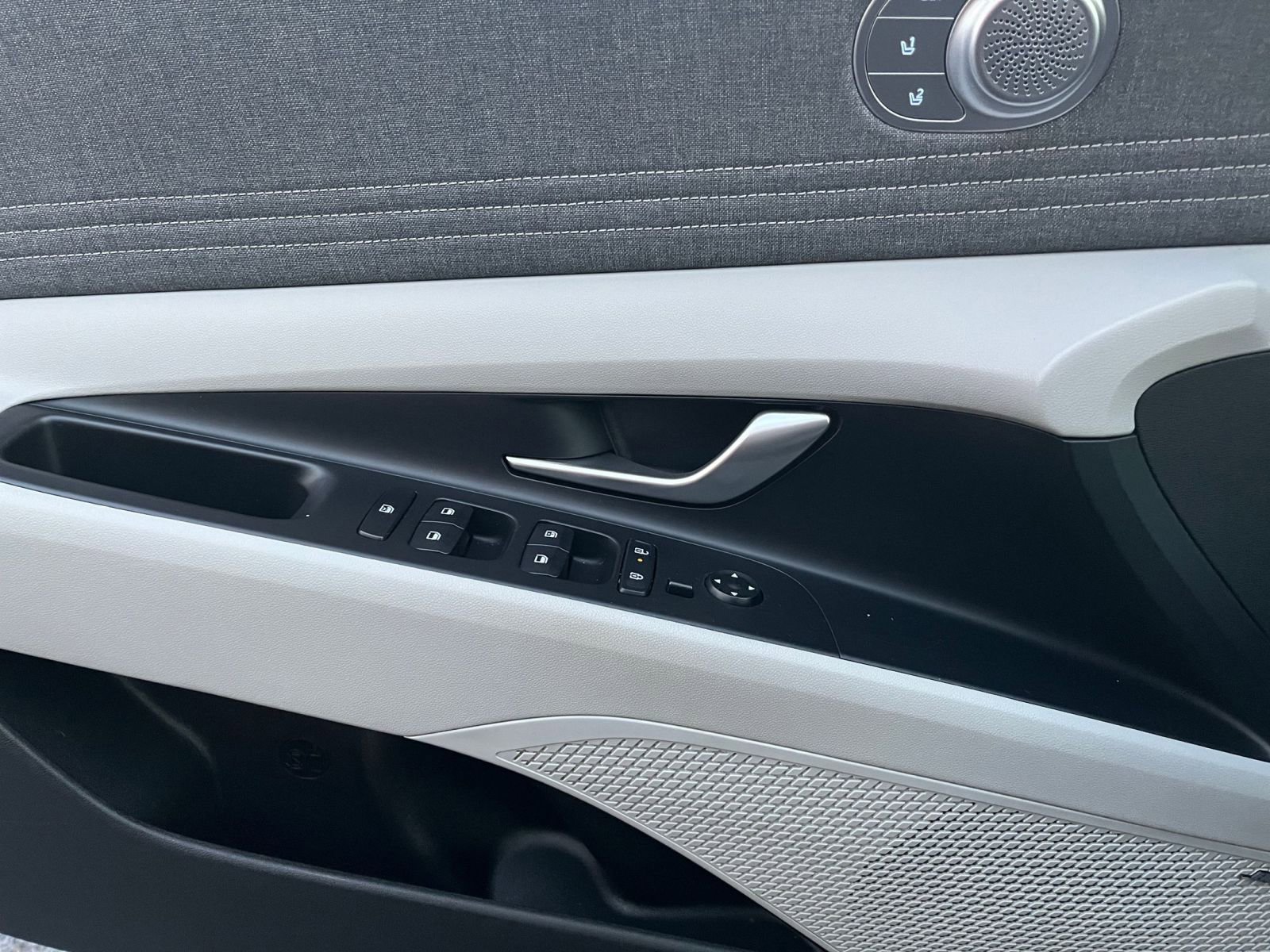 Thumbnail: 2025 Hyundai Elantra - 20